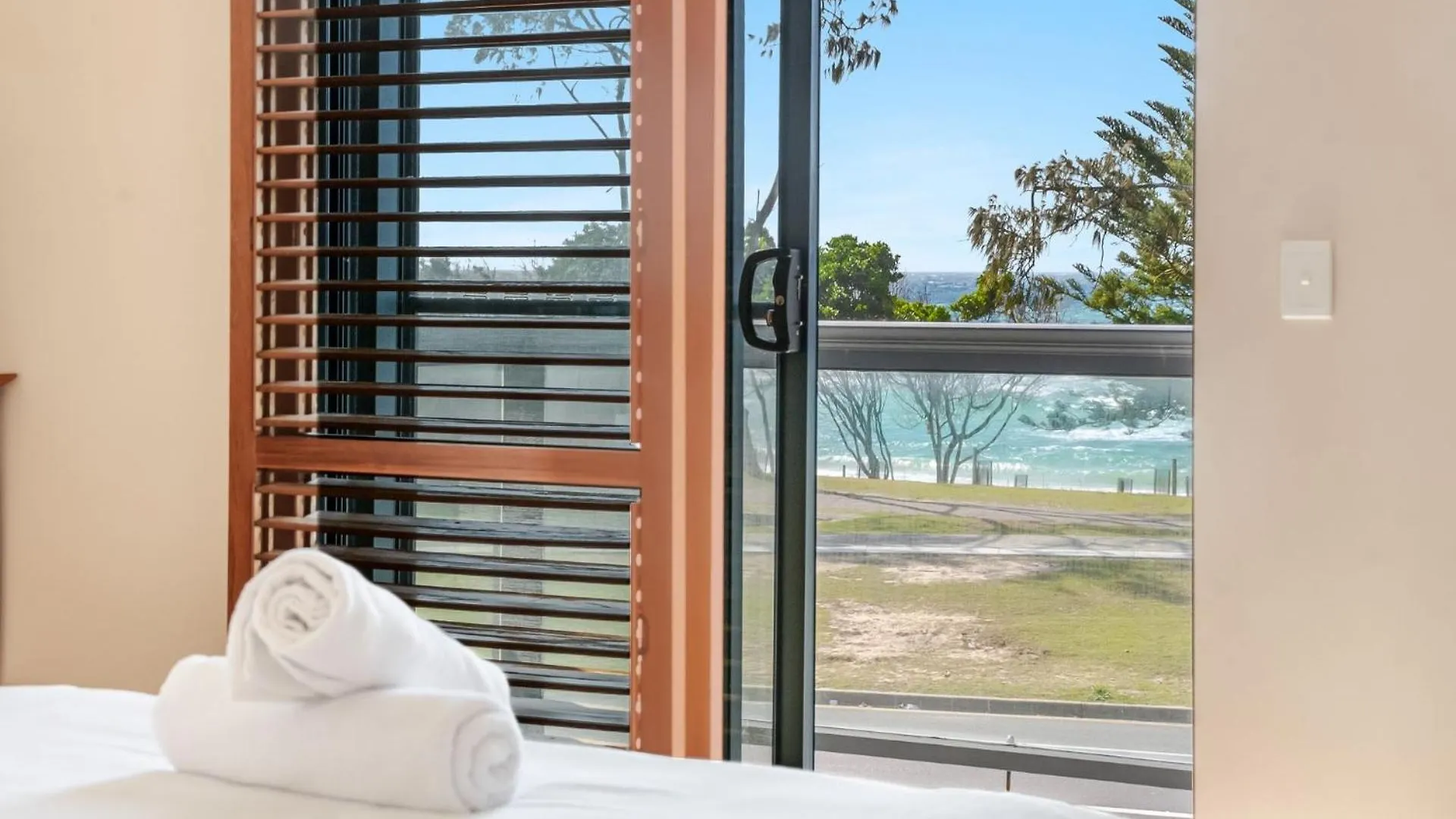 Beach Front Beach Break 2 Byron Bay Apartment
